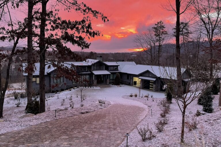 558 Walnut Valley Parkway