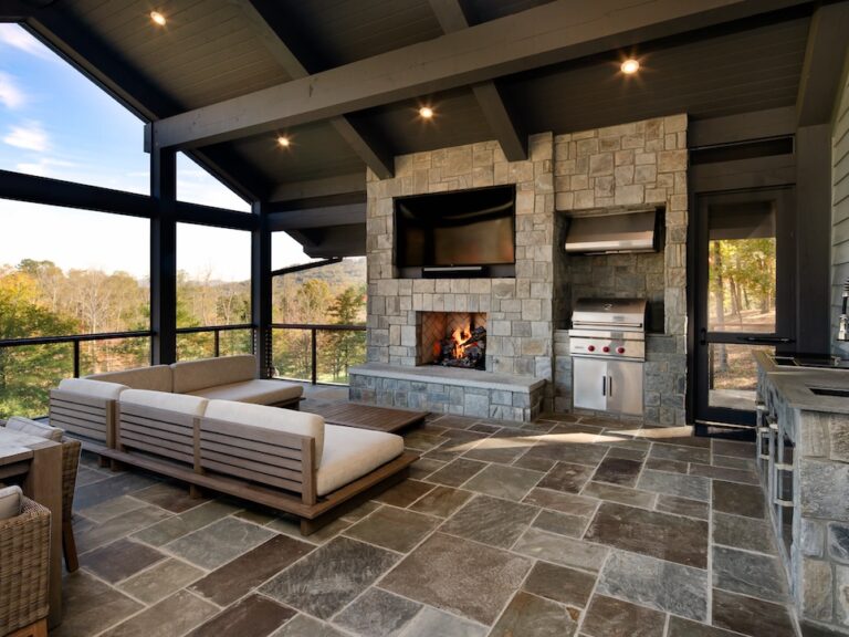 558 Walnut Valley Parkway