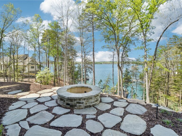 132 Promontory Court Six-Mile, SC