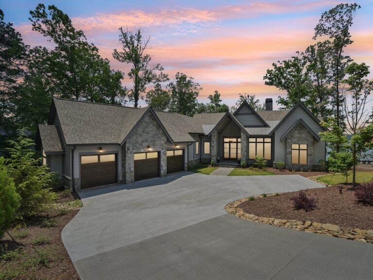 221 Hermitage Dr.