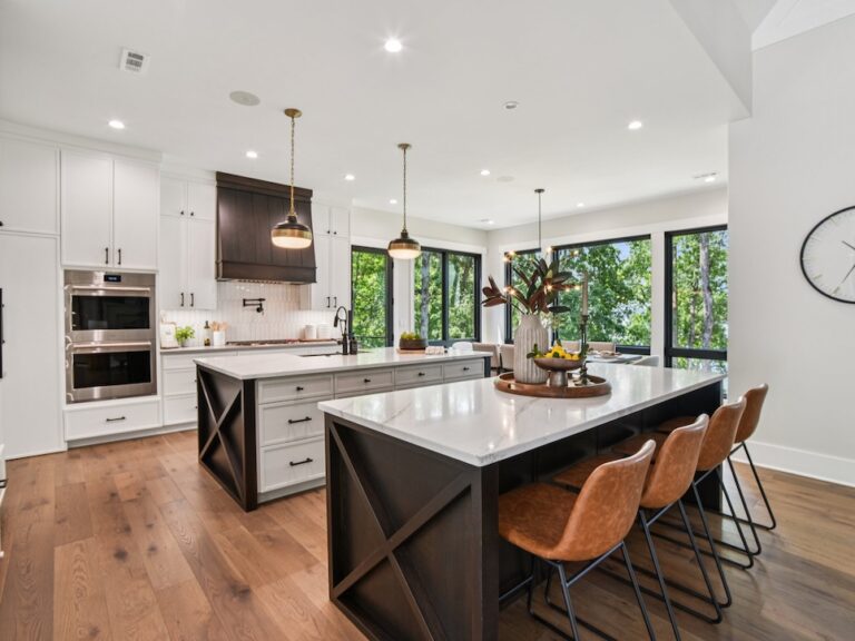 221 Hermitage Dr.