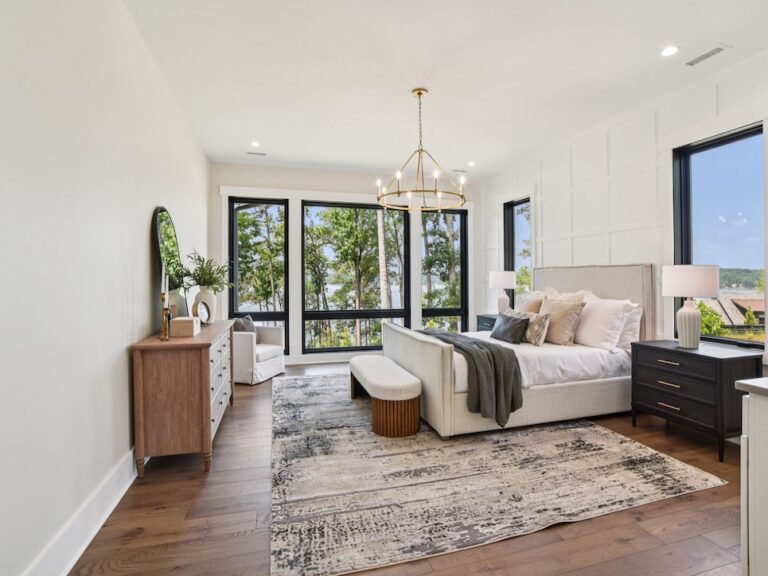 221 Hermitage Dr.
