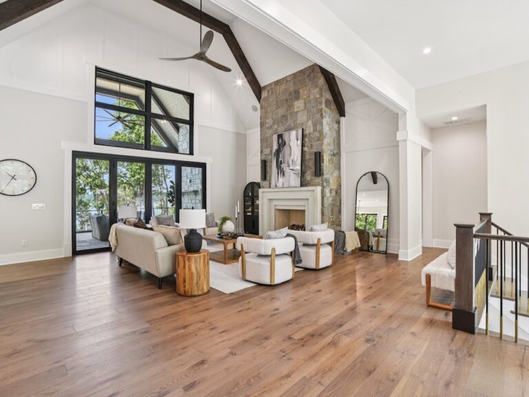 221 Hermitage Dr.